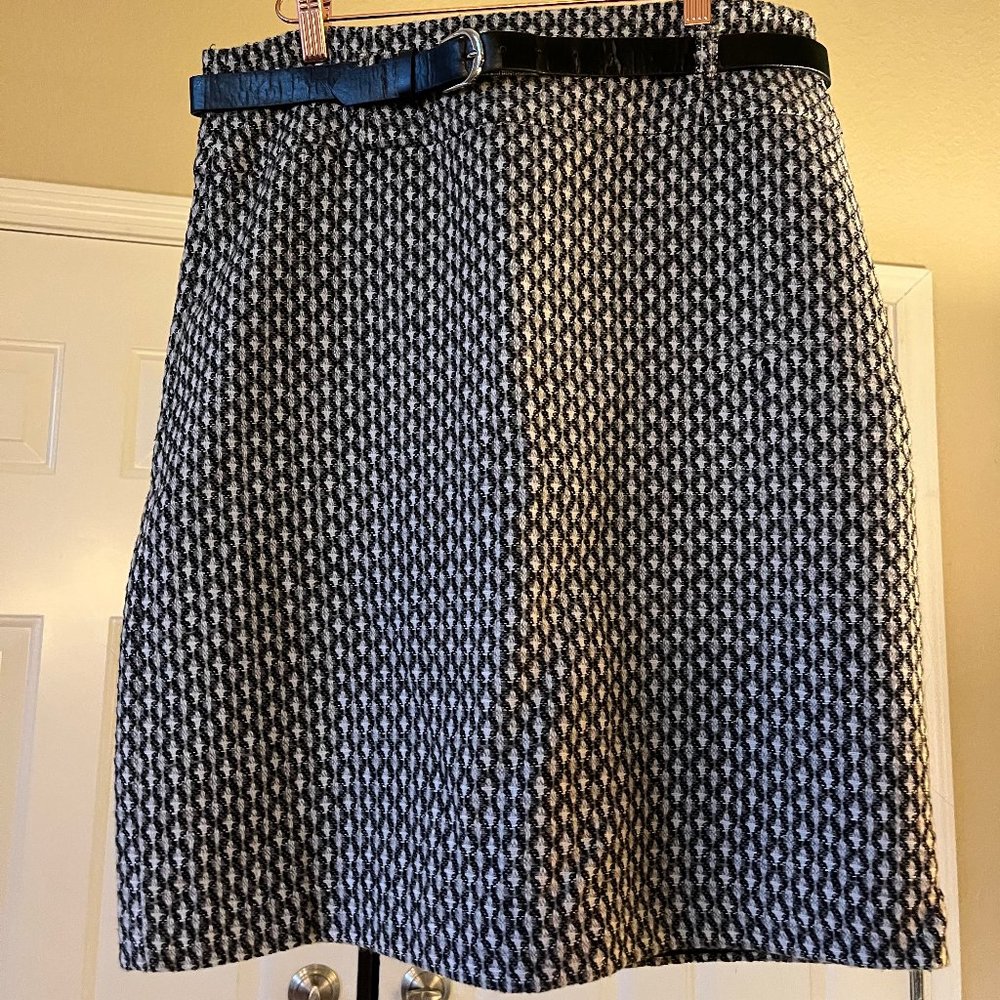 High-waisted pencil skirt
